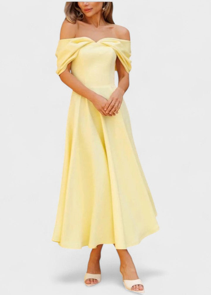 Adela | Elegancka dopasowana sukienka maxi z fałdami