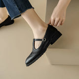 Klementyna | Eleganckie buty z paskiem w literę T