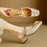 Petronela | Eleganckie buty z kwiatowym detalem