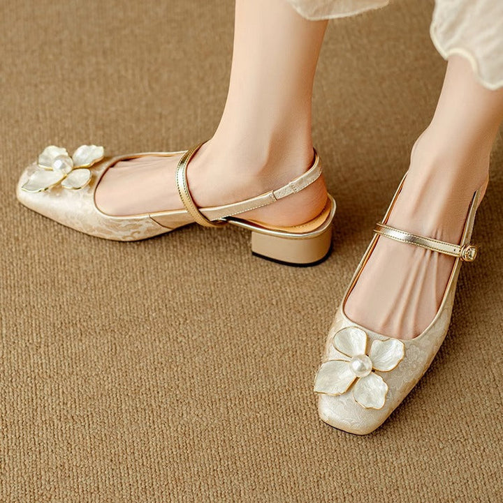 Petronela | Eleganckie buty z kwiatowym detalem